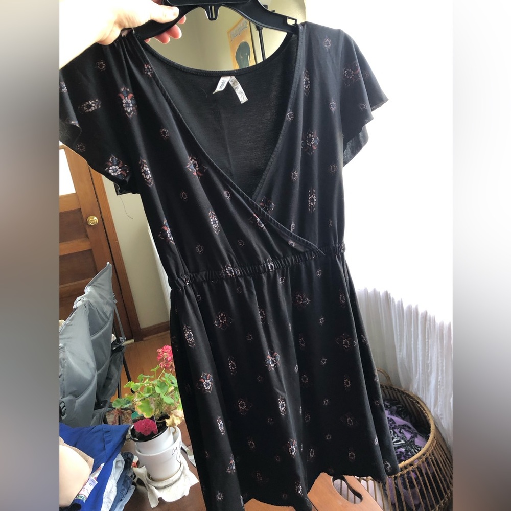 Adorable, floral black sundress Size XS